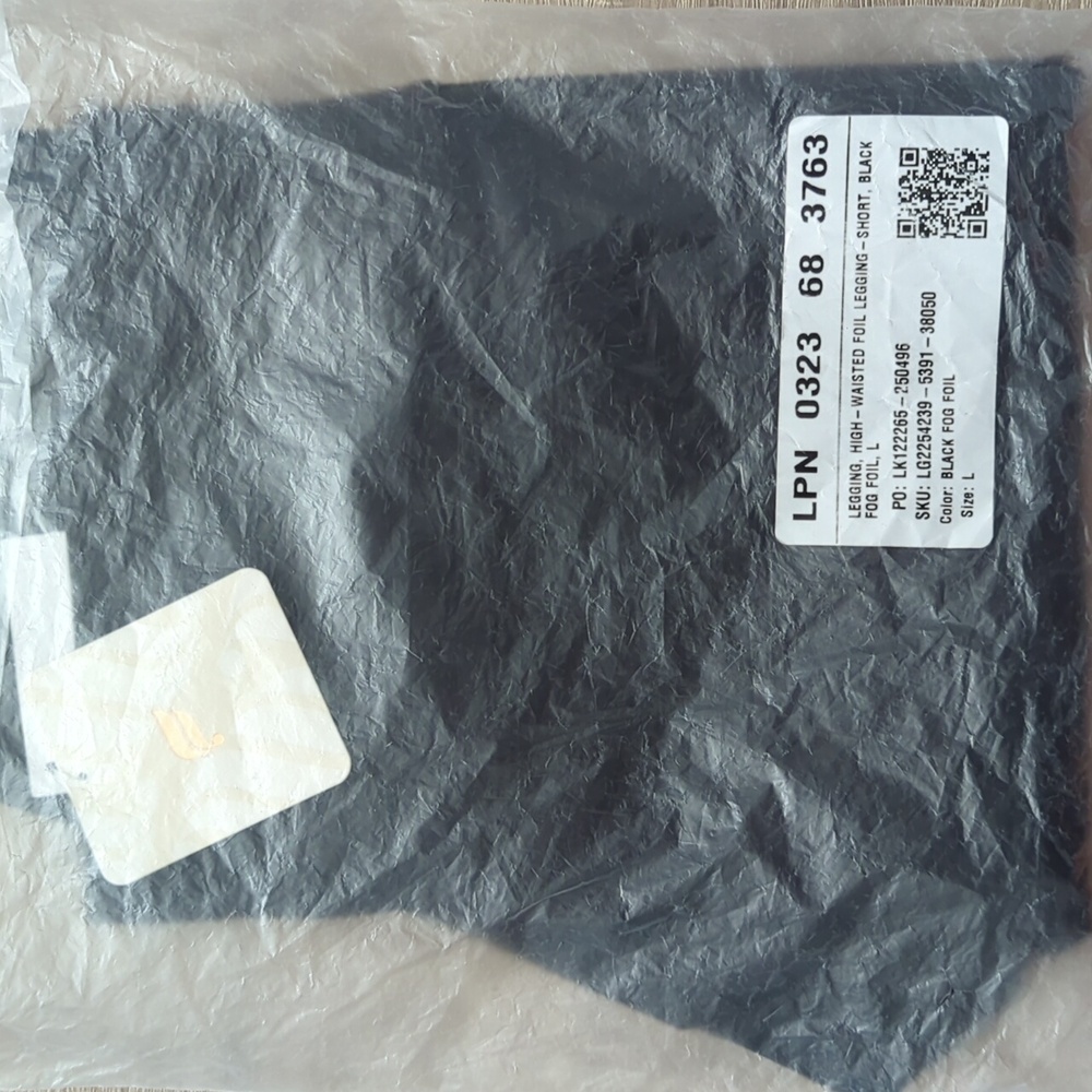Fabletics Define PowerHold High-Waisted 7/8 Foil Legging- Short- L - Picture 13 of 16